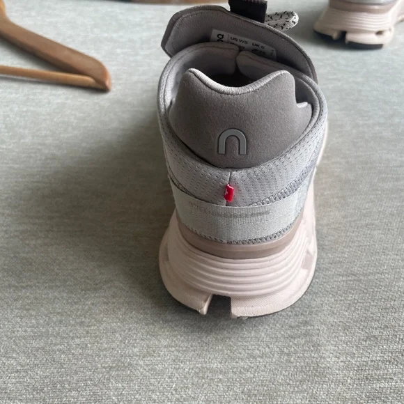 Women’s On Cloud Tennis shoes - Picture 7 of 13